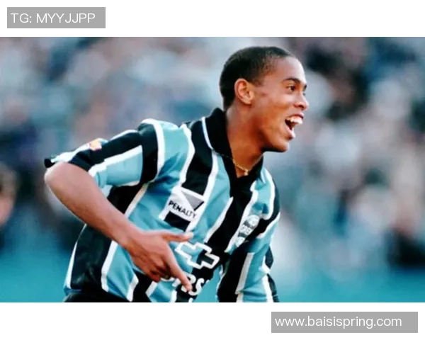 足球明星小罗壁纸精选欣赏带你领略他的足球魅力与风采